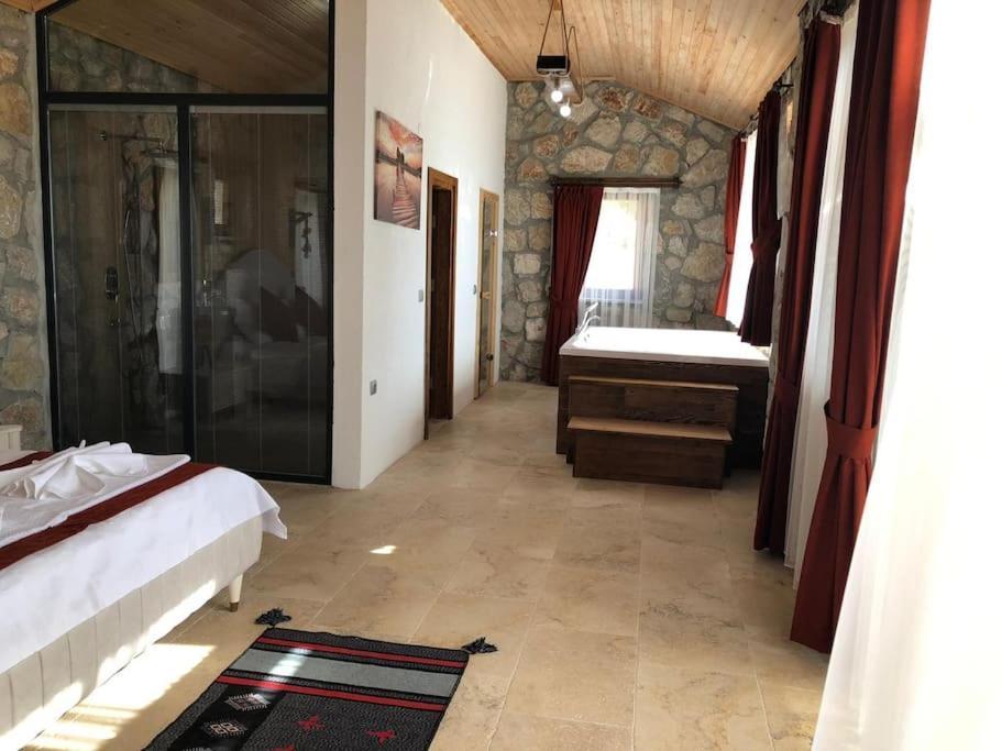 Liva Kelebekler Vadisi Oeluedeniz Kirme Villa Fethiye
